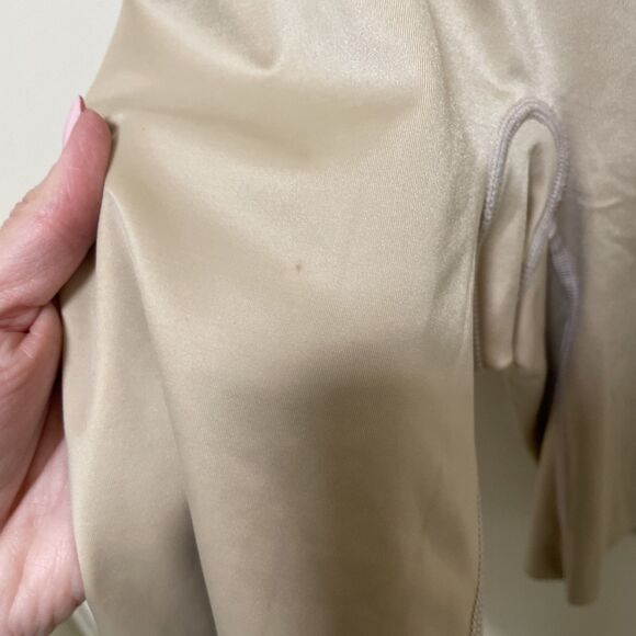 Spanx High Waisted Tummy Control Shapewear Shorts Biege Women's Size Medium M - Picture 7 of 7